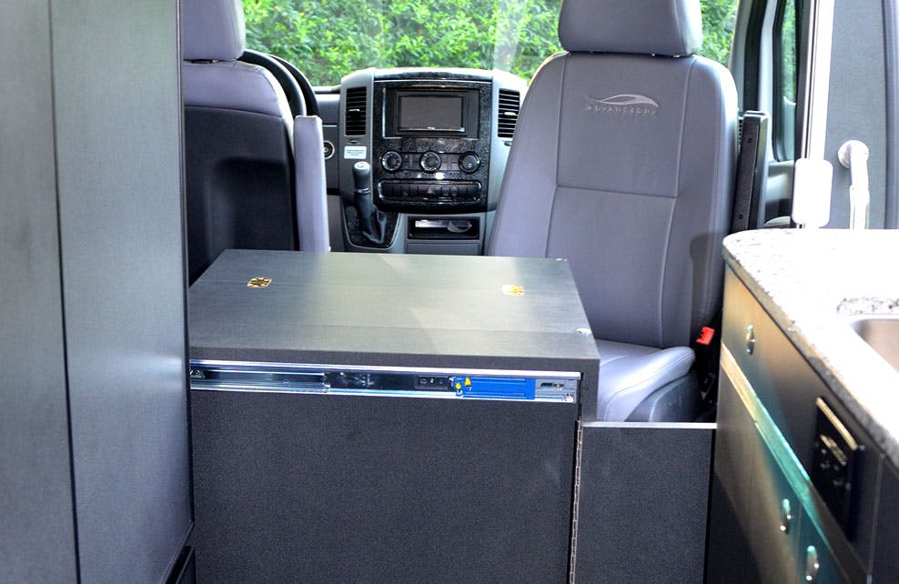 Multifunctional-Table-and-Gate Van
