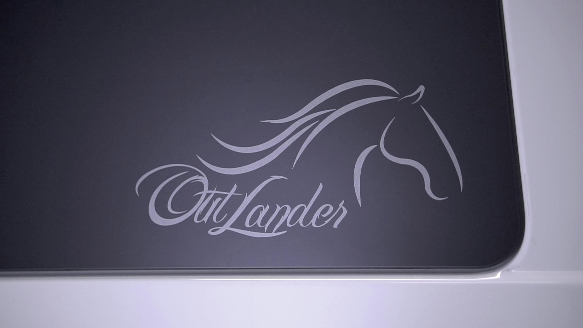 outlander-logo Van
