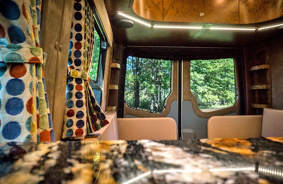 Bedroom-Curtains Van