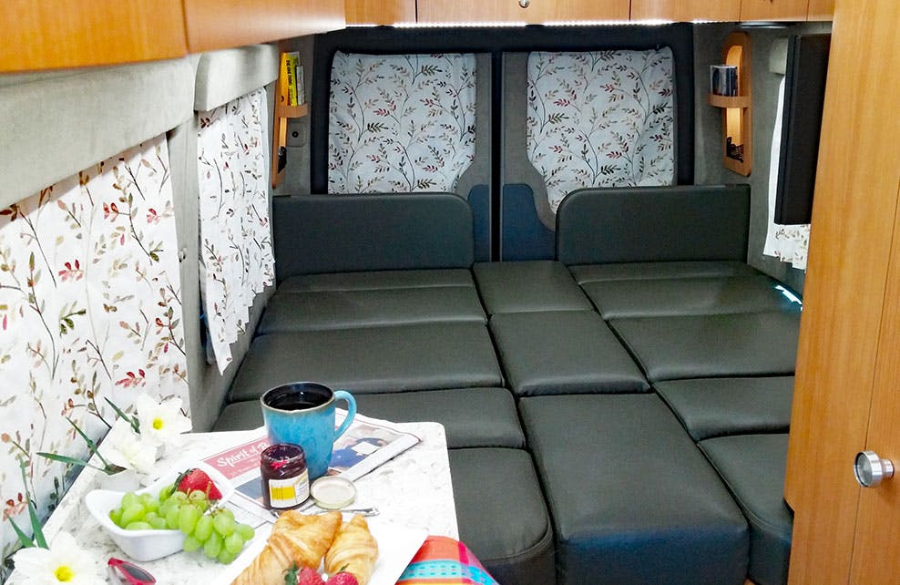Full-bed Van